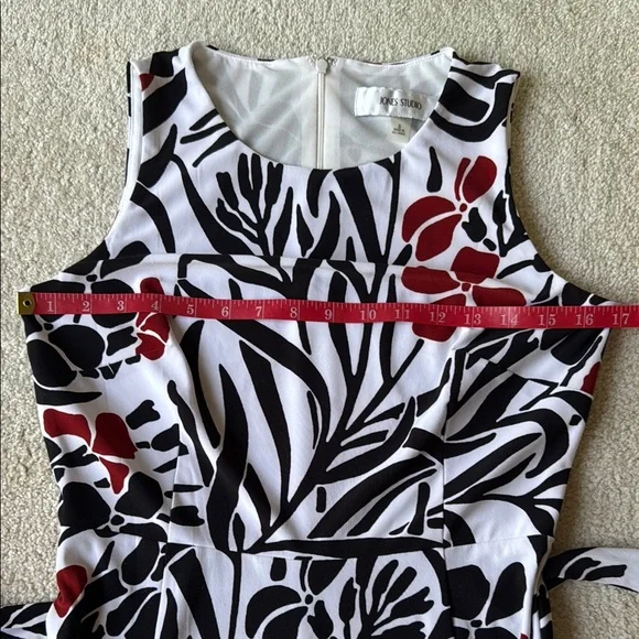 Jones Studio Floral Sleeveless Dress - Black, White, and Maroon - Picture 10 of 14